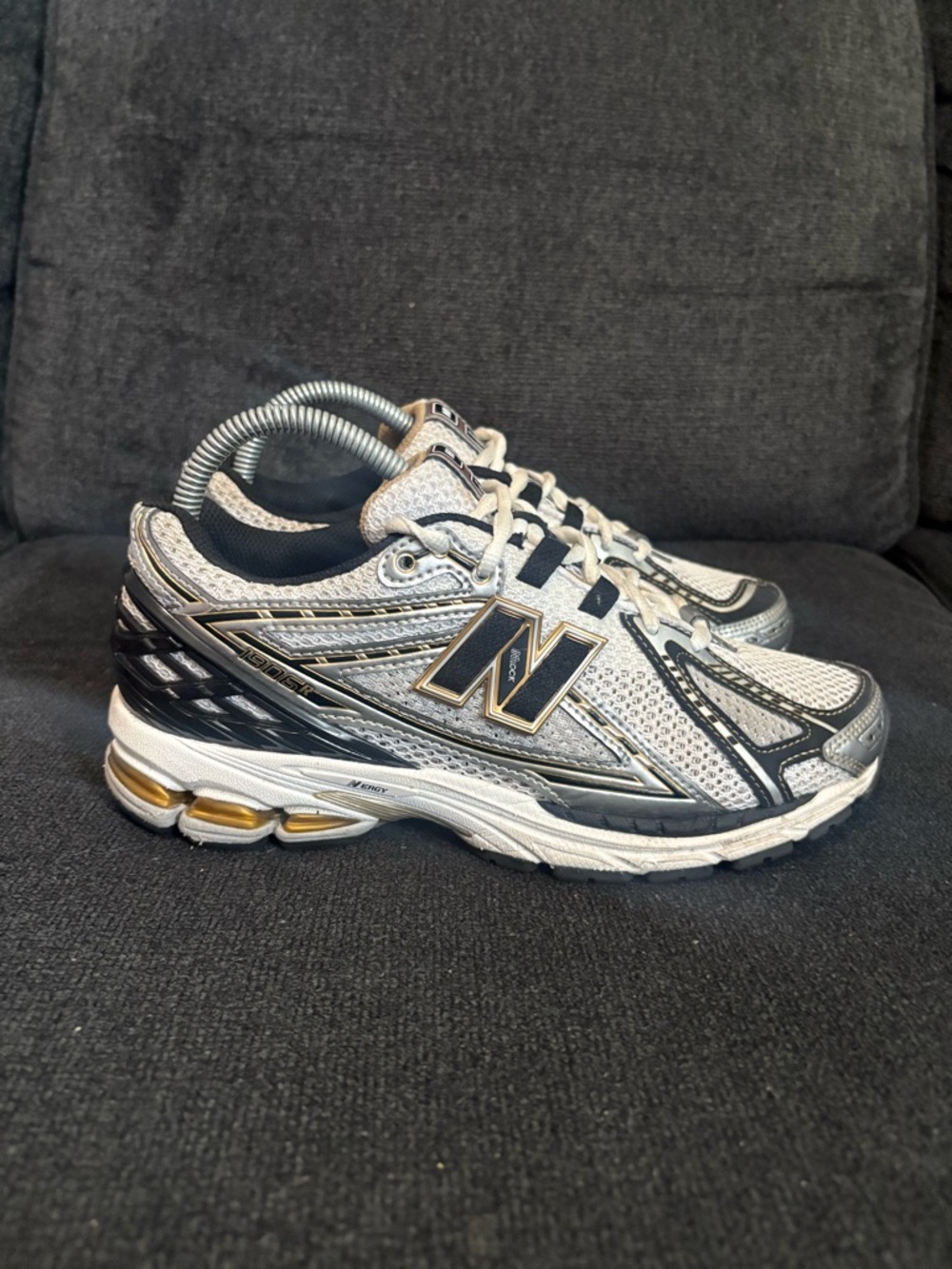 New Balance 1906 R White/Metallic Gold Sneakers M1906RA- SZ women’s 8